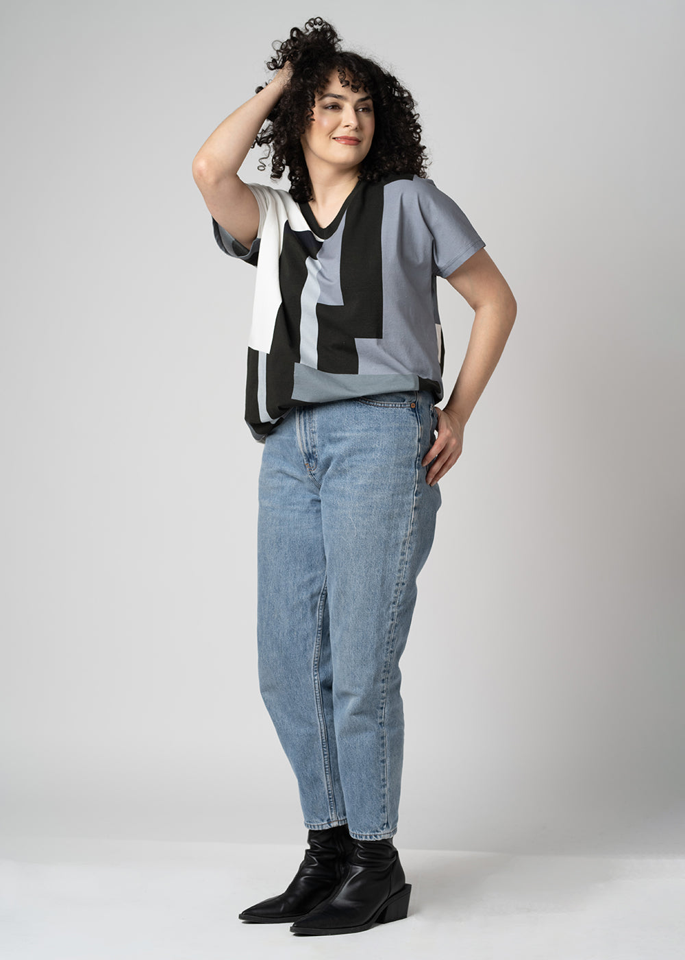 The Roomy Tee | Black White Graphic