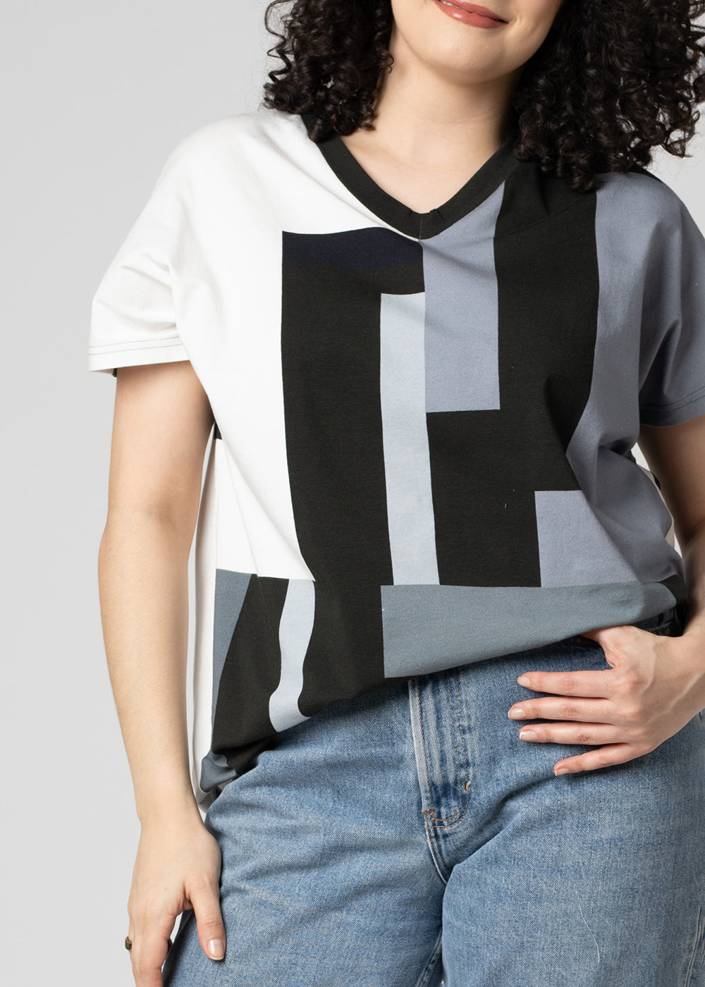 The Roomy Tee | Black White Graphic